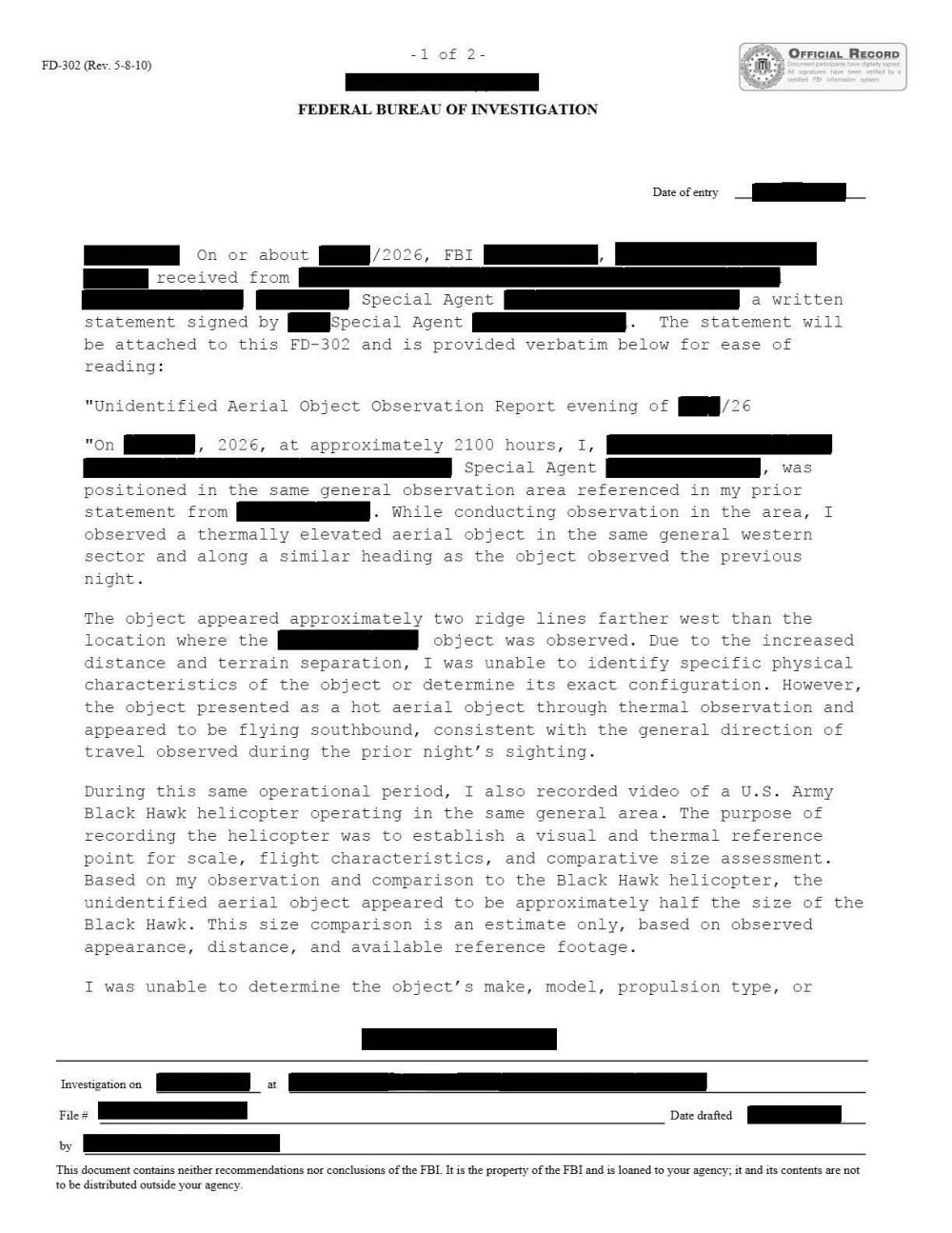 Primeira página do formulário FD-302 do FBI com tarjas, sobre o objeto aéreo quente registrado por um agente especial.