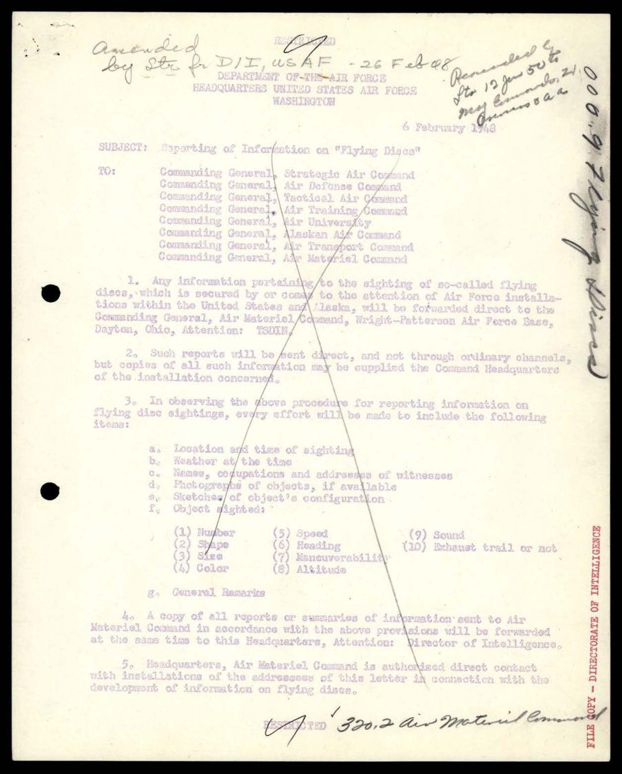 Página datilografada em tom claro, atravessada por um X manuscrito, com a lista de itens a a g e os dez itens do objeto avistado.