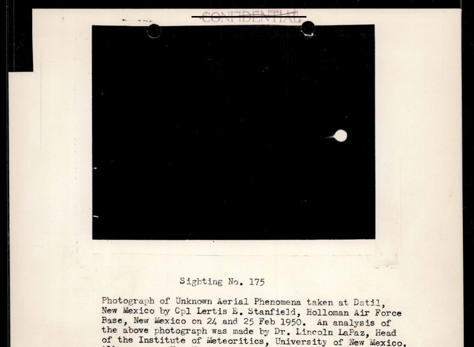 Retângulo preto com um pequeno ponto branco redondo à direita do centro, com um traço curto à esquerda; embaixo, texto datilografado “Sighting No. 175”.