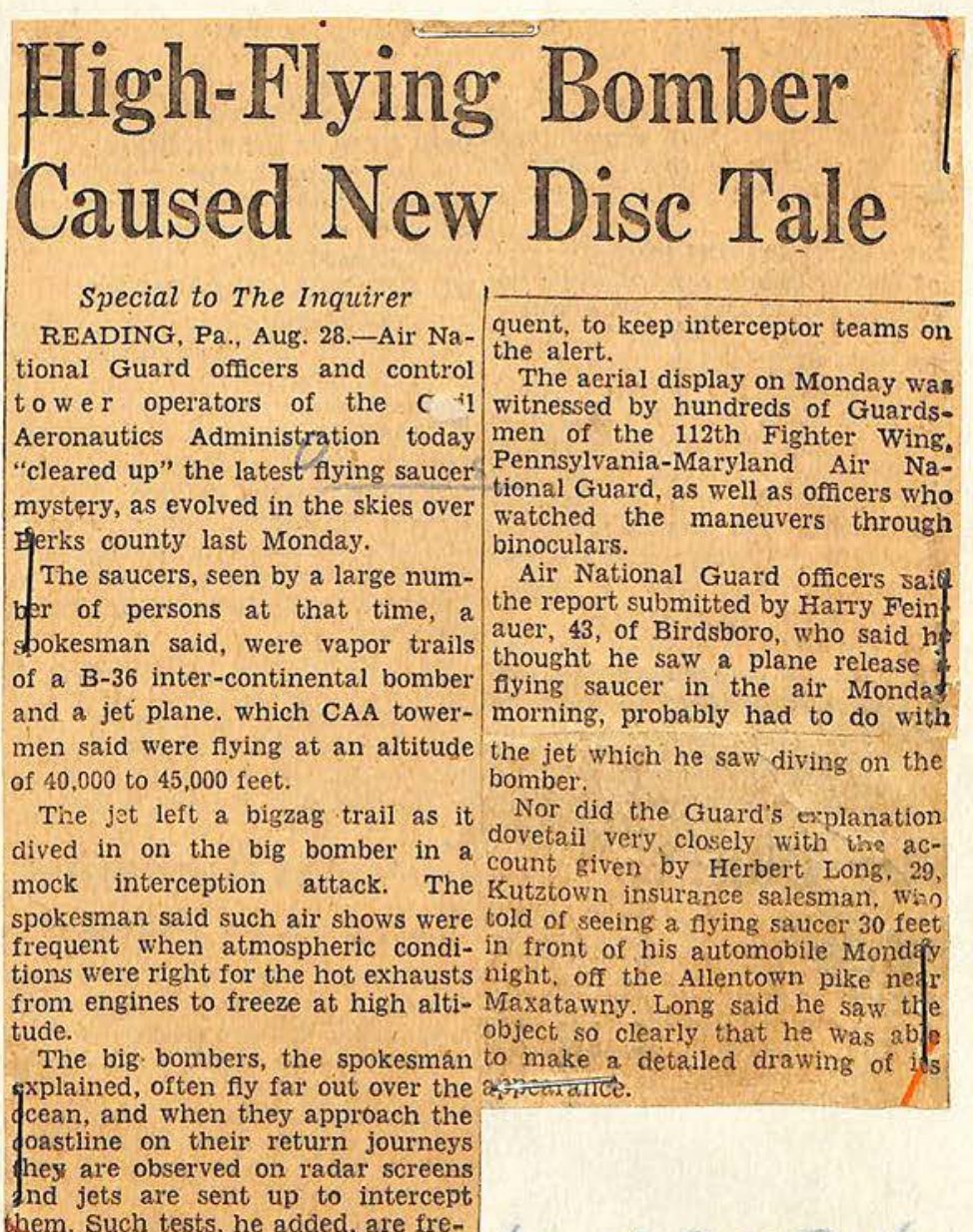 Recorte de jornal em duas colunas com a manchete High-Flying Bomber Caused New Disc Tale.