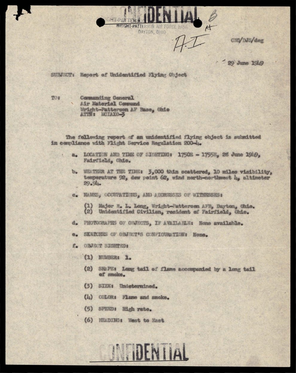 Página datilografada com carimbo CONFIDENTIAL e o relato de um objeto com cauda de chamas em Fairfield.