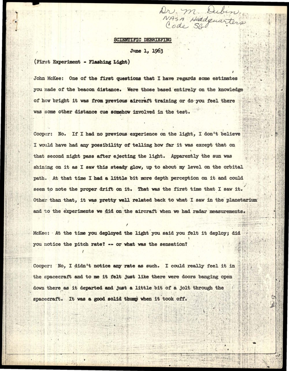 Primeira página da transcrição sobre o experimento do farol piscante.
