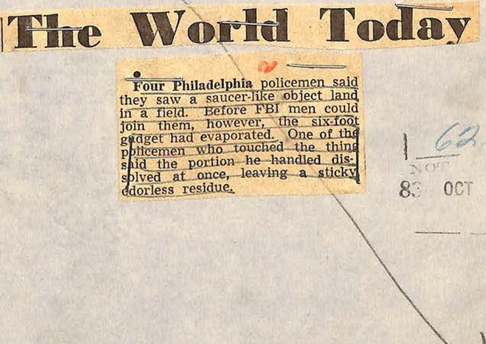 Título The World Today em letras grandes e, abaixo, um pequeno recorte de jornal de cinco linhas.