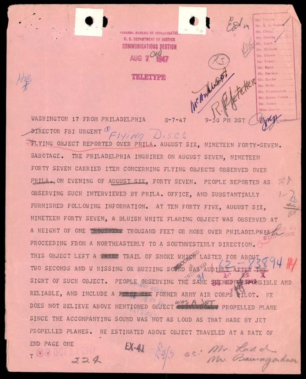 Teletipo rosa do FBI de Filadélfia, de 7 de agosto de 1947, sobre o objeto em chamas.