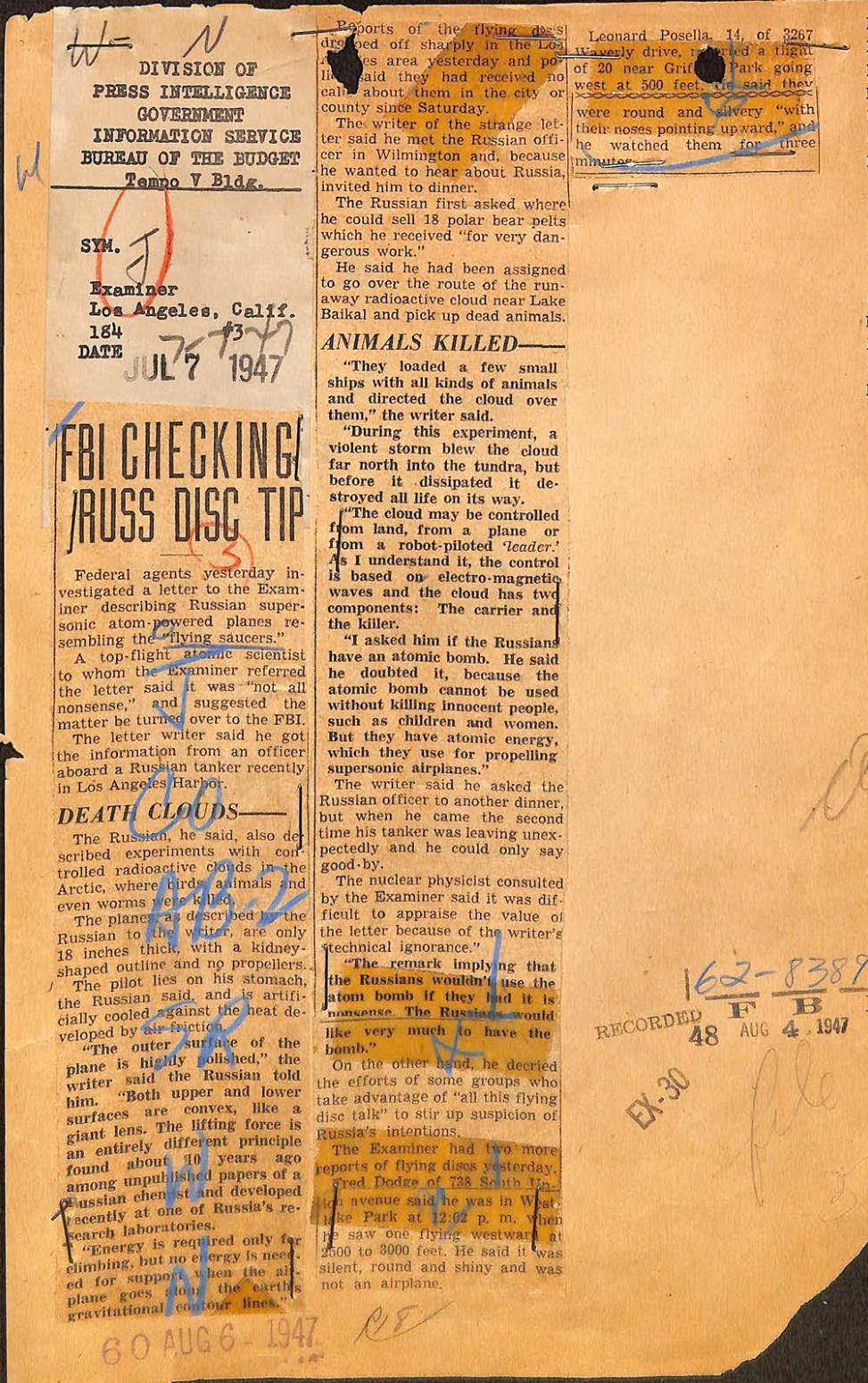 Recorte de jornal amarelado e rasgado na borda, com cabeçalho carimbado no alto à esquerda e a manchete FBI Checking Russ Disc Tip.