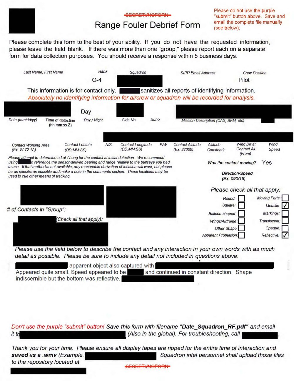 Formulário com campos tarjados, duas caixas marcadas (metálico e refletor) e um texto curto escrito pelo piloto.
