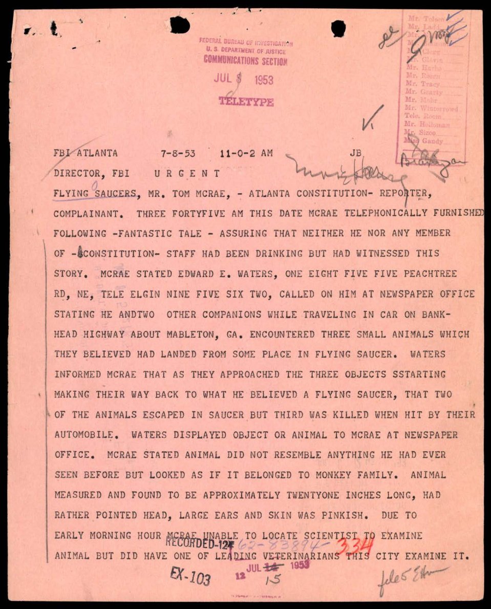 Folha rosa de teletipo do FBI, datilografada em maiúsculas, com carimbos e rubricas, relatando o caso de Mableton.
