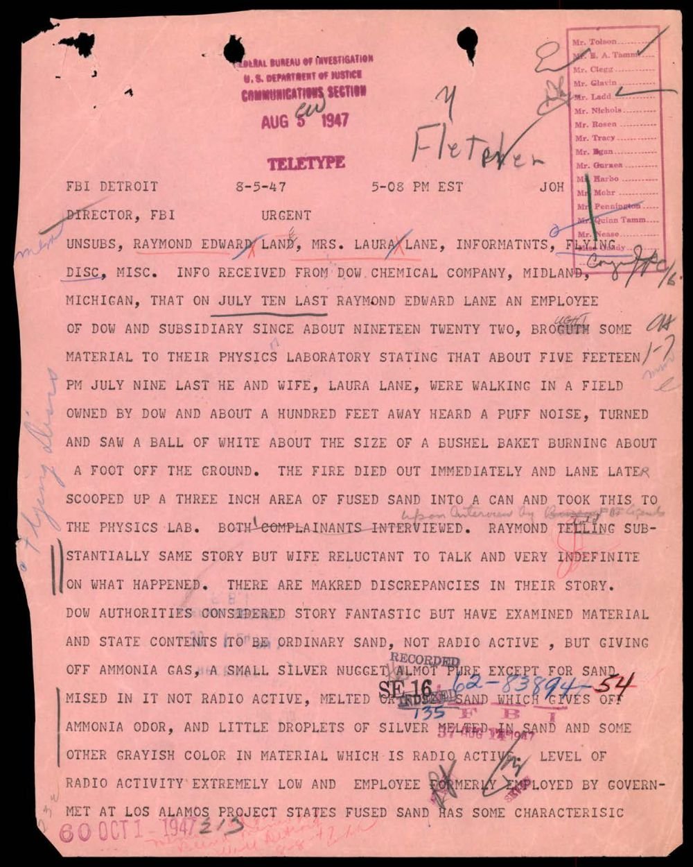 Teletipo rosa do FBI de Detroit, de 5 de agosto de 1947, sobre a bola branca e a areia fundida.