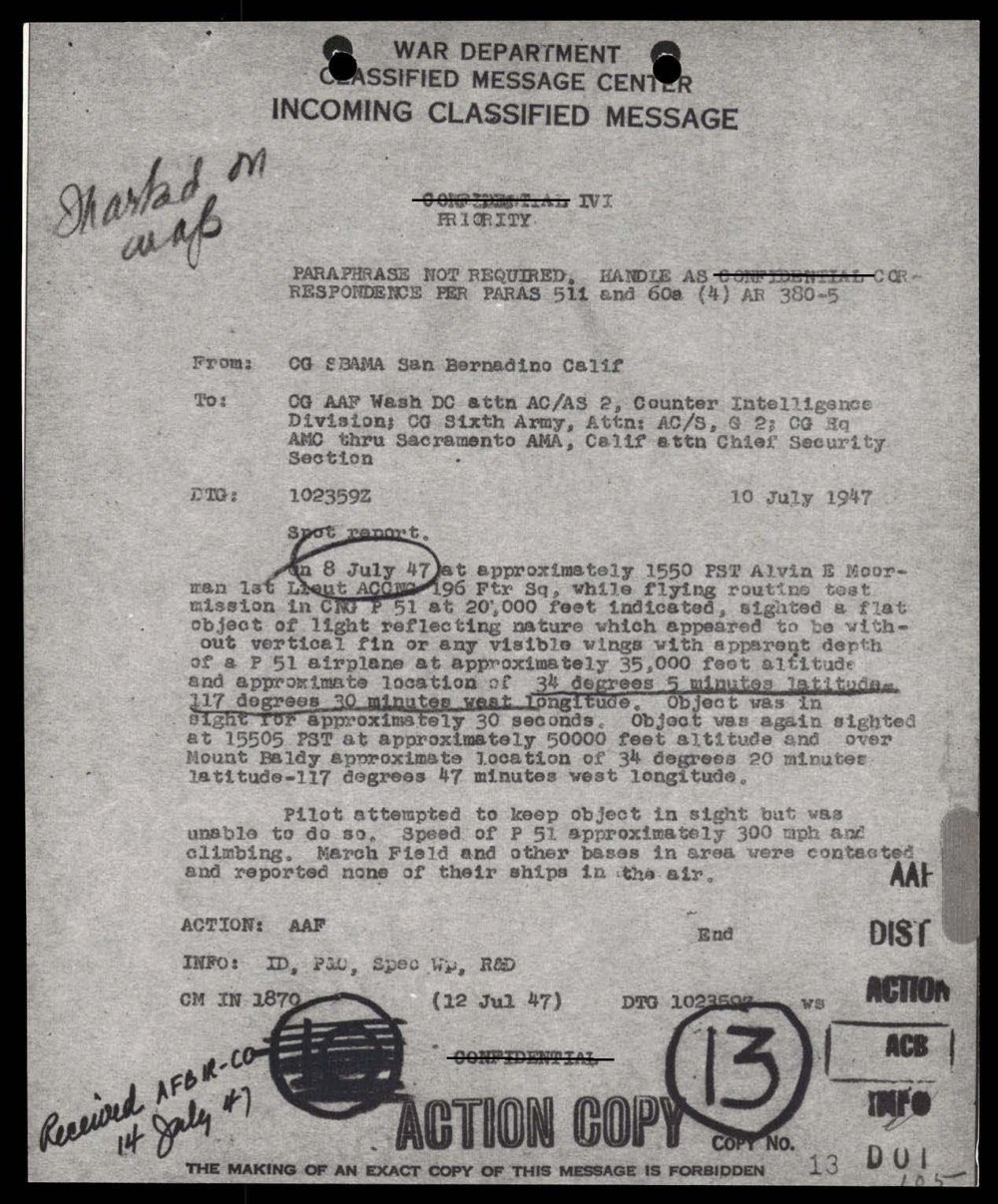 Mensagem classificada do Departamento da Guerra sobre o objeto plano visto por um piloto de P-51 perto do monte Baldy.