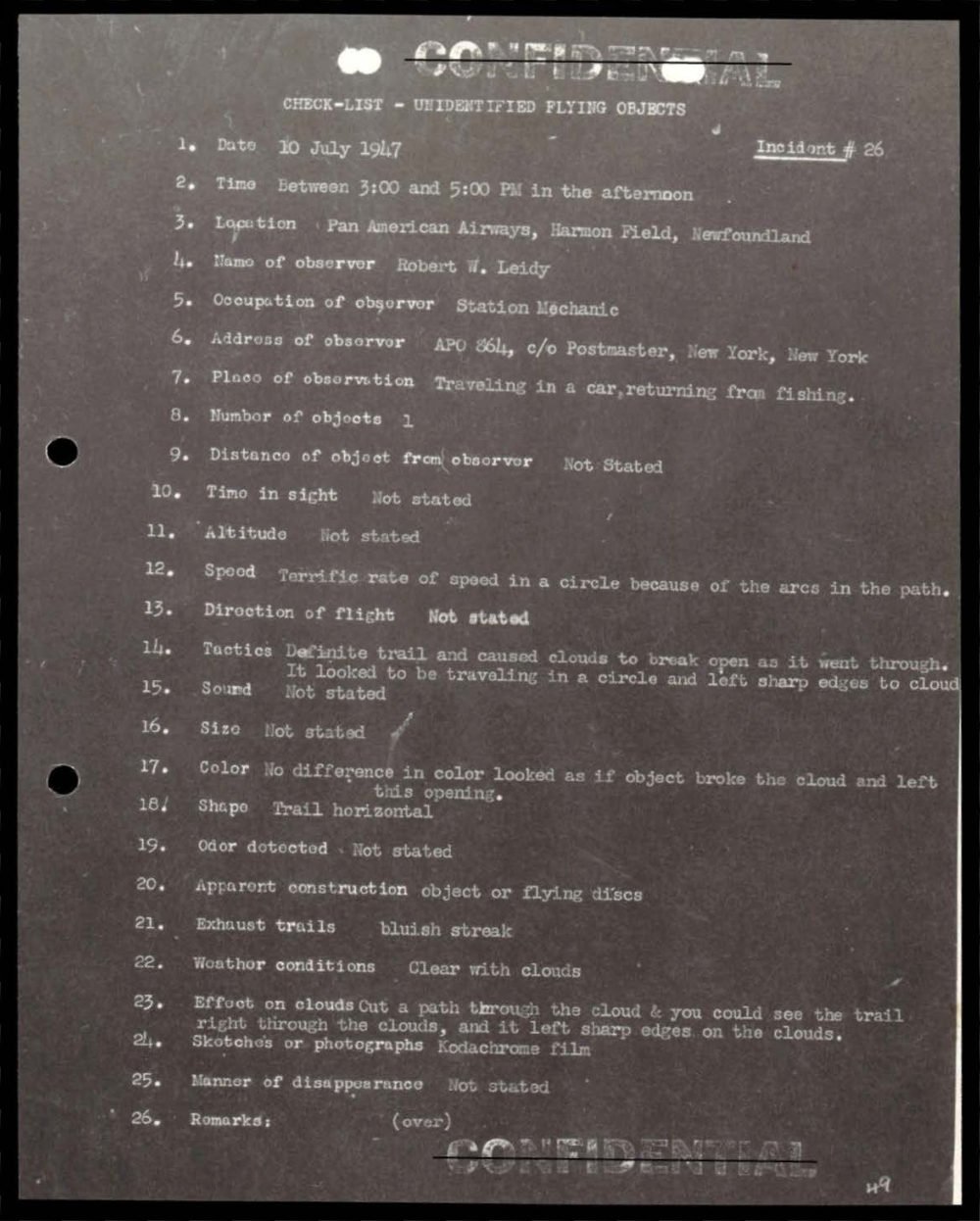 Ficha datilografada do incidente 26 sobre faixa azulada numa nuvem em Newfoundland.