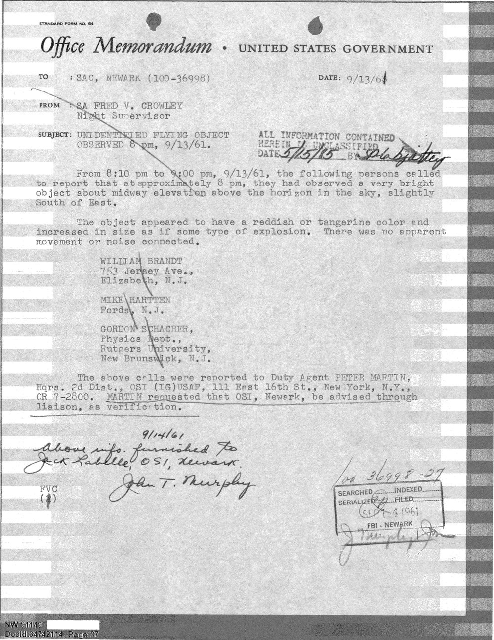 Memorando do FBI em Newark de 13 de setembro de 1961 que lista três pessoas que telefonaram sobre um objeto brilhante alaranjado.