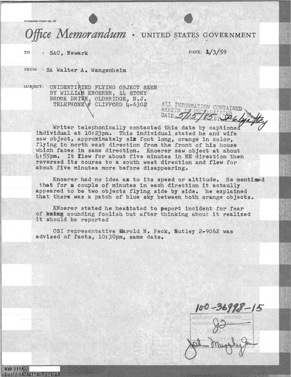 Memorando do FBI de 3 de janeiro de 1959 com o relato de um casal de Old Bridge sobre um objeto laranja que voou, voltou e pareceu se dividir em dois.