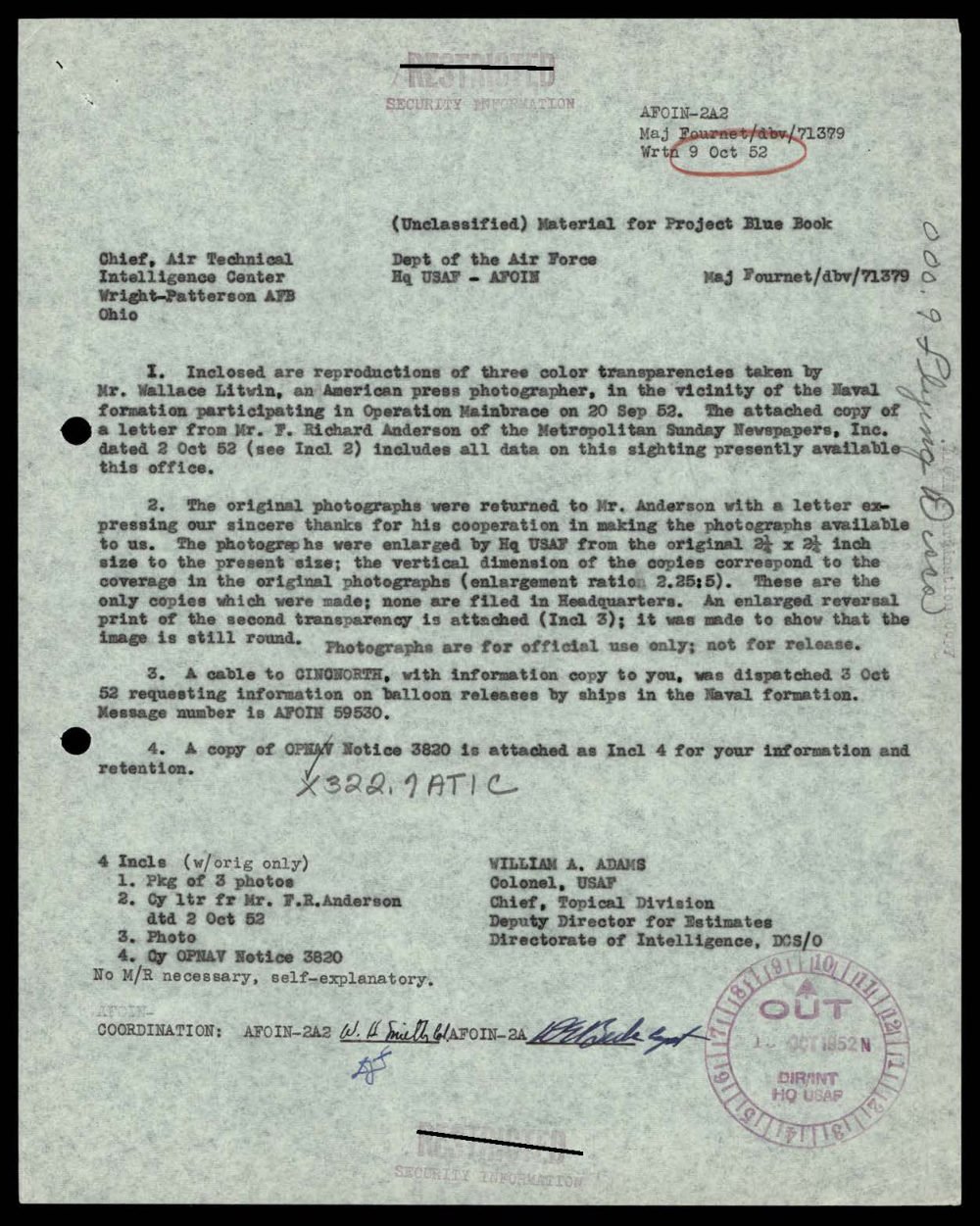 Memorando datilografado da Força Aérea sobre as três fotografias coloridas de Wallace Litvin na Operação Mainbrace