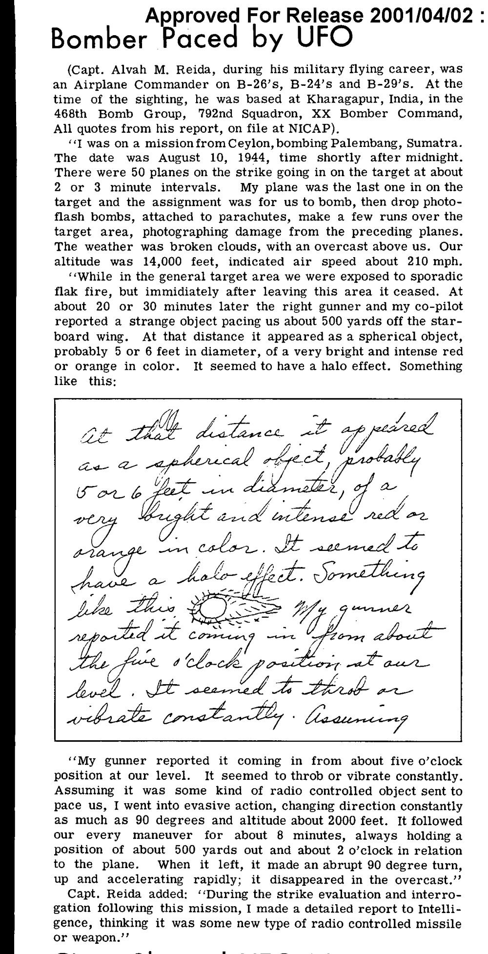 Coluna de texto impresso em inglês com o título Bomber Paced by UFO e, no meio, um quadro com texto manuscrito em letra cursiva e um pequeno desenho de esfera.