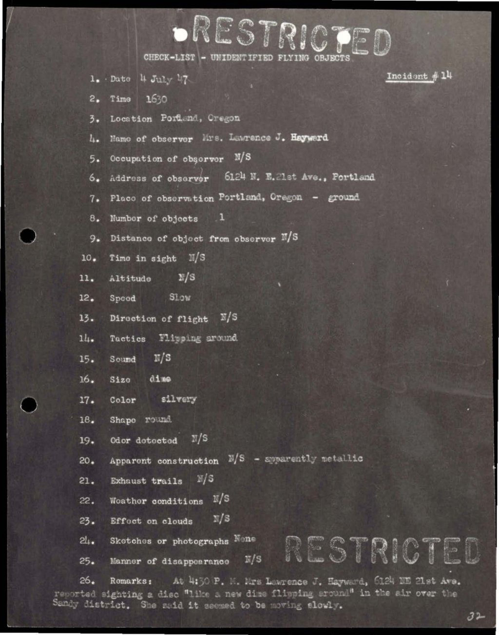 Formulário datilografado com o carimbo RESTRICTED, 26 campos numerados e observação no rodapé sobre o disco visto pela sra. Hayward.