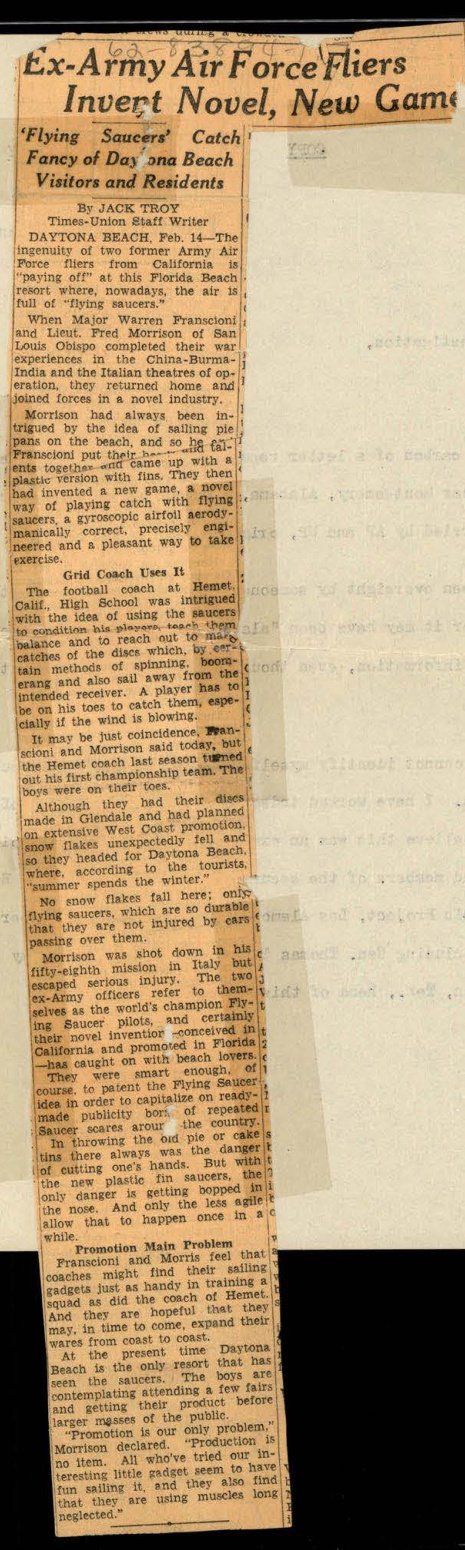 Recorte de jornal em coluna estreita com o título Ex-Army Air Force Fliers Invent Novel, New Game.