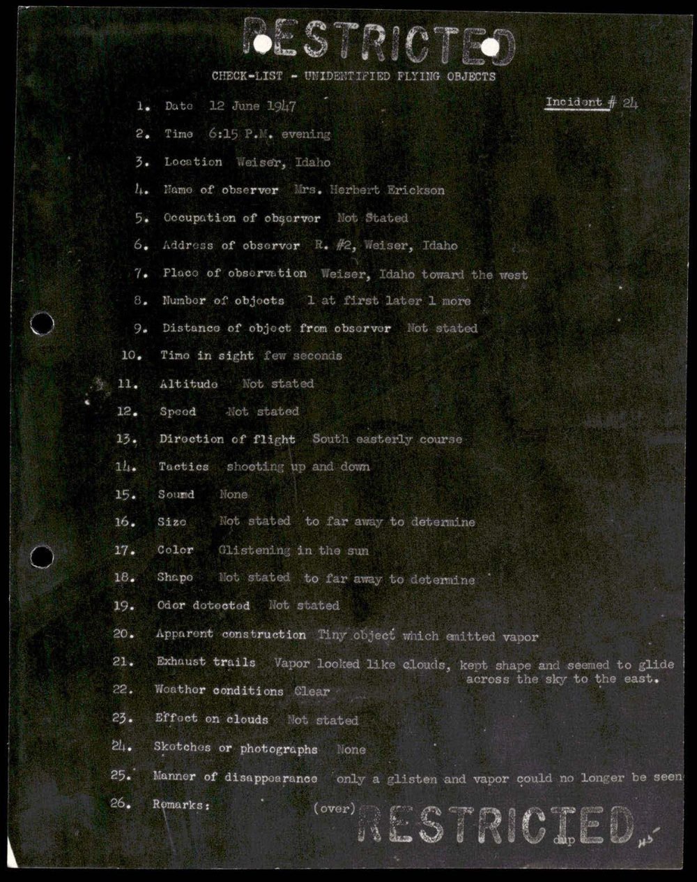 Ficha datilografada com carimbo RESTRICTED sobre objetos brilhantes vistos em Weiser, Idaho, em 12/06/1947.
