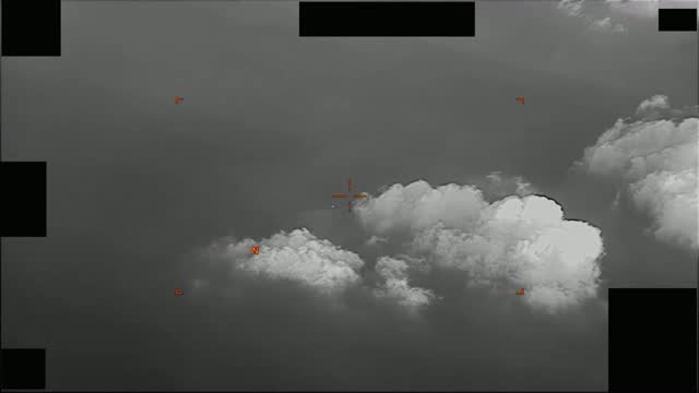 Quadro do vídeo: “UAP esférico em nuvens” (Mar Amarelo, janeiro de 2023)